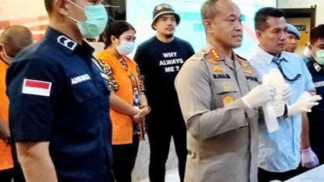 Polrestabes Makassar Gelar Jumpa Pers pengungkapan kasus narkoba jenis baru. 