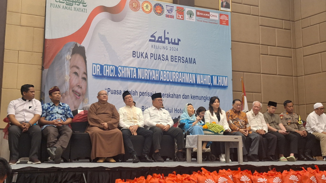 Istri mendiang Presiden ke-4 Gu Dur, Shinta Nuriyah Abdurahhman Wahid buka puasa bersama Perhimpunan Indonesia Tionghoa (INTI). 