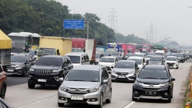 ARUS MUDIK DI Gerbang Tol Cikampek Utama