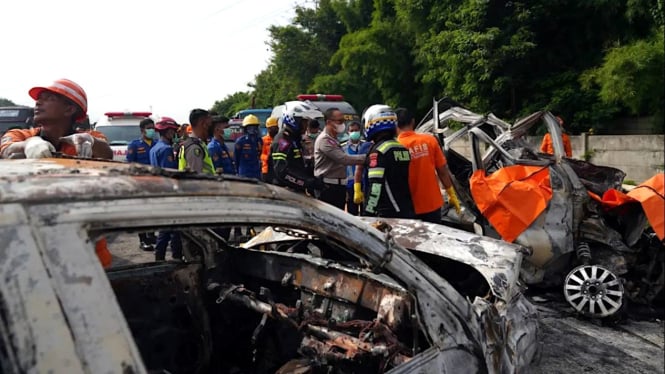 Kecelakaan di KM 58 Tol Jakarta-Cikampek