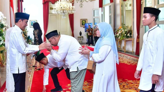 Wakil Menteri Ketenagakerjaan RI, silaturahmi dengan Presiden RI dalam acara open house Presiden Jokowi di Istana Negara
