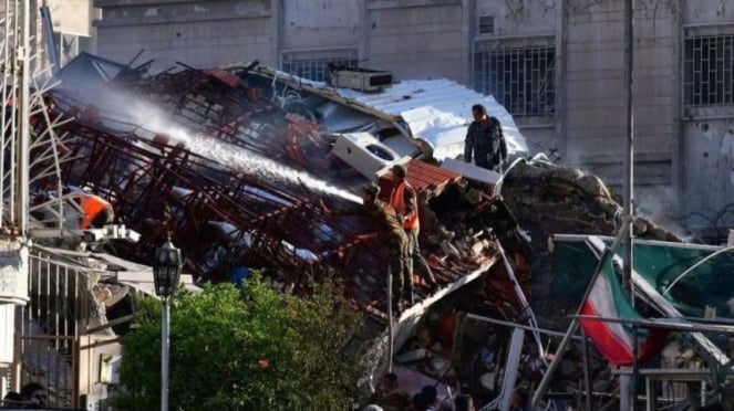 Gedung konsulat Iran di Damaskus, Suriah, hancur diserang Israel pada 1 April 2024.