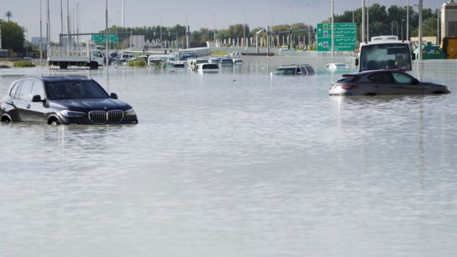 Banjir genangi Dubai, Uni Emirate Arab (UEA).