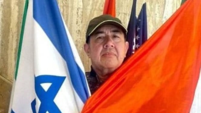 Heboh Foto Pendeta Gilbert Pegang Bendera Israel