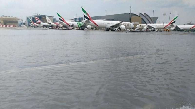 Bandara di Dubai, Uni Emirat Arab (UAE), tergenang banjir 17/4