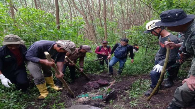 Kerangka manusia ditemukan di lereng Gunung Slamet.