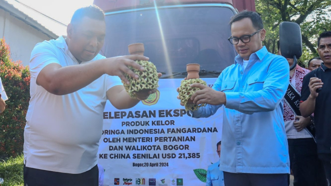Direktur Jenderal Perkebunan Andi Nur Alam Syah dan Wali Kota Bogor Bima Arya