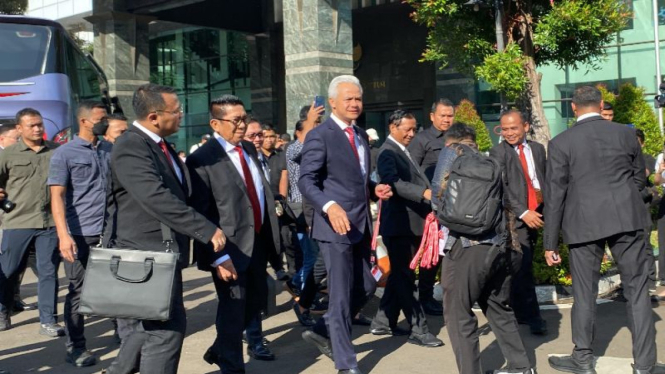 Pasangan Ganjar Pranowo-Mahfud MD datang ke MK.