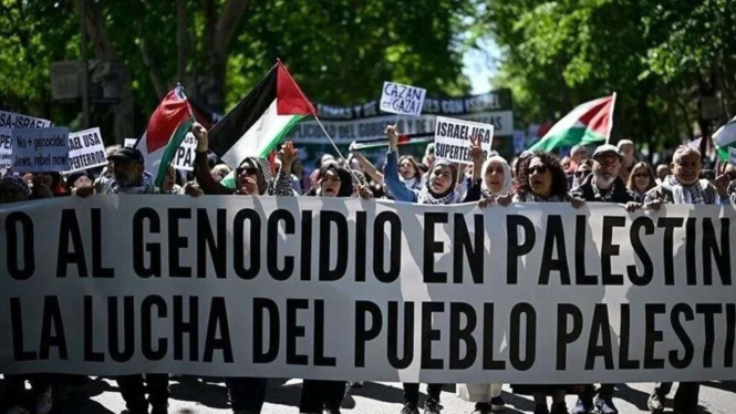 Warga Spanyol Solidaritas dengan Palestina di Tengah Serangan Israel di Gaza