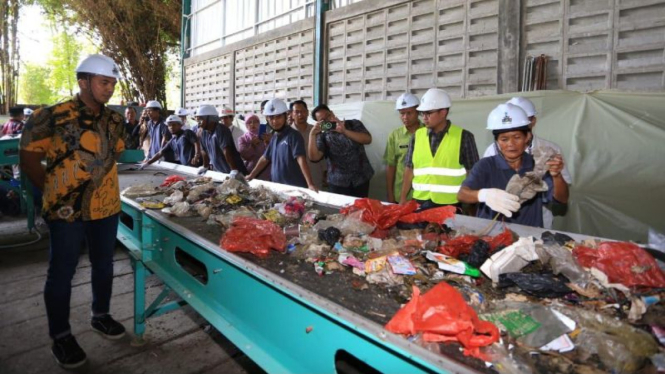 Penanganan Pemkot Tangsel dalam mengatasi sampah.