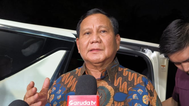 Capres pemenang Pilpres 2024, Prabowo Subianto di kediamannya di Jalan Kertanegara IV, Jakarta Selatan, Selasa, 23 April 2024