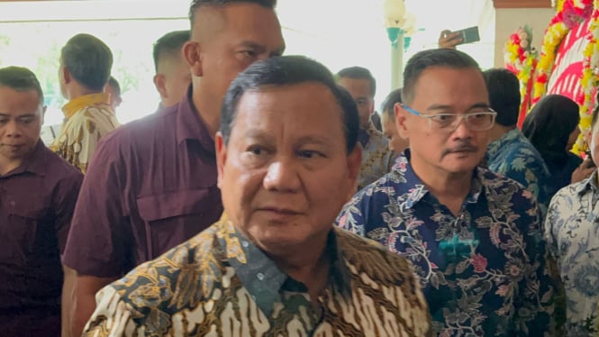 Presiden RI terpilih Prabowo Subianto menghadiri acara ulang tahun adik Tien Suharto, Siti Hardjanti Wismoyo di Gedung Perwayangan TMII, Jakarta Timur, Kamis, 25 April 2024