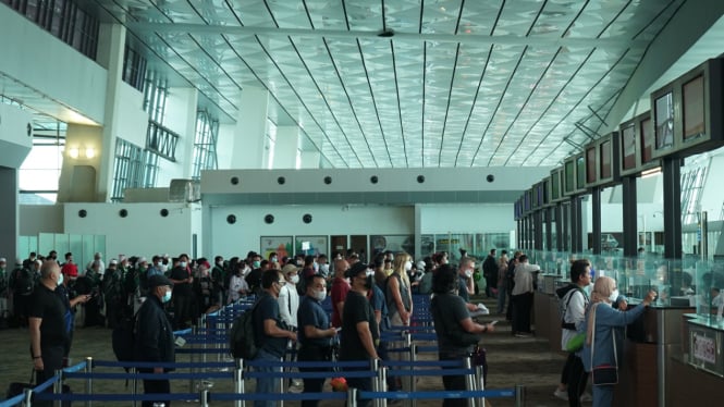 Suasana autogate di bandara soekarno-hatta, tangerang