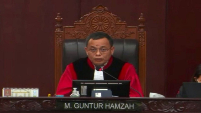 Hakim Konstitusi Guntur Hamzah