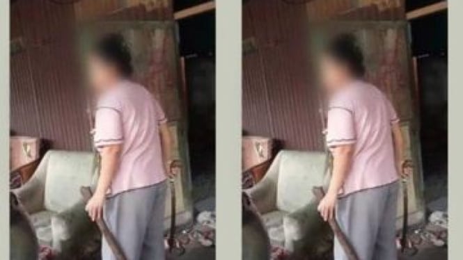 Tangkapan layar viral video emak-emak di Makassar ngamuk ancam parang penagih utangnya. 