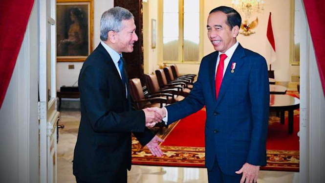 Presiden Jokowi bersama Menteri Luar Negeri Singapura Vivian Balakrishnan