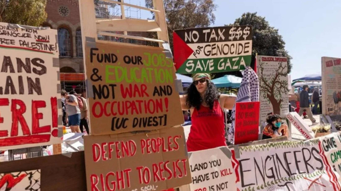 Pendukung Israel Mencoba Memprovokasi Mahasiswa  Pro Palestina di Universitas Ca
