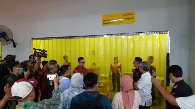 Dirjen Bea Cukai cek proses pengiriman dan penerimaan barang ekspor impor di DHL Soekarno-Hatta, Tangerang
