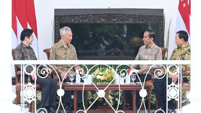 Prabowo mendampingi Subianto Jokowi dalam pertemuan dengan Perdana Menteri Singapura Lee Hsien Loong