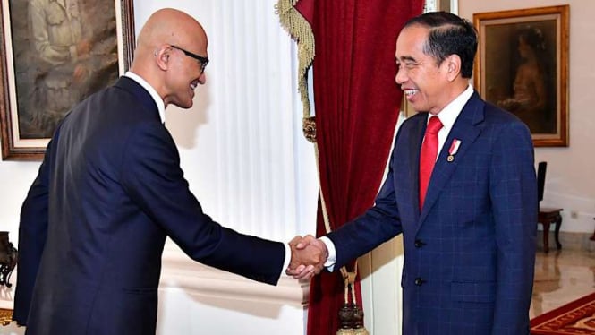 Presiden Jokowi menerima CEO Microsoft Satya Nadella di Istana Negara, Jakarta Pusat, Selasa, 30 April 2024.