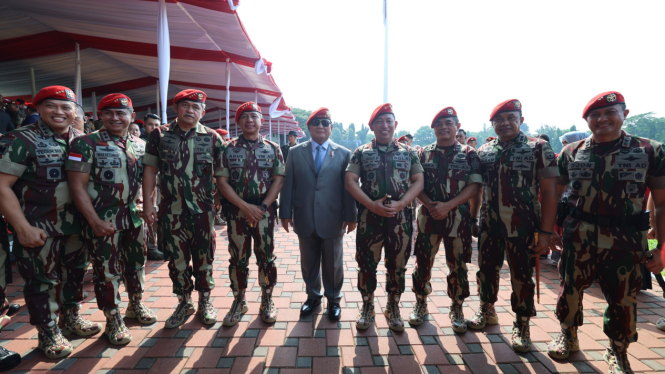 Menteri Pertahanan Prabowo Subianto menghadiri acara HUT ke-72 Kopassus di Lapangan Mako Kopassus, Cijantung, Jakarta Timur, Selasa, 30 April 2024 (sumber foto: Tim Media Prabowo)