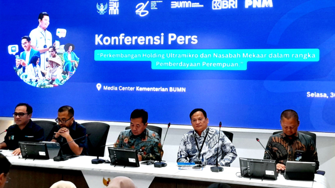 [Direktur Utama PT Permodalan Nasional Madani (PNM), Arief Mulyadi, dalam konferensi pers di Kementerian BUMN, Jakarta, Selasa, 30 April 2024]