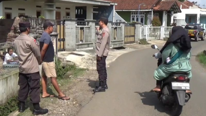 Polisi datangi lokasi pengamen yang berlaku biadab.