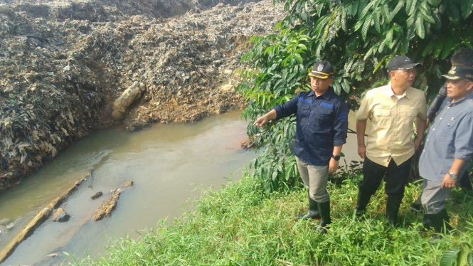 Sekda Depok Supian Suri tinjau lokasi banjir di Cipayung, Depok