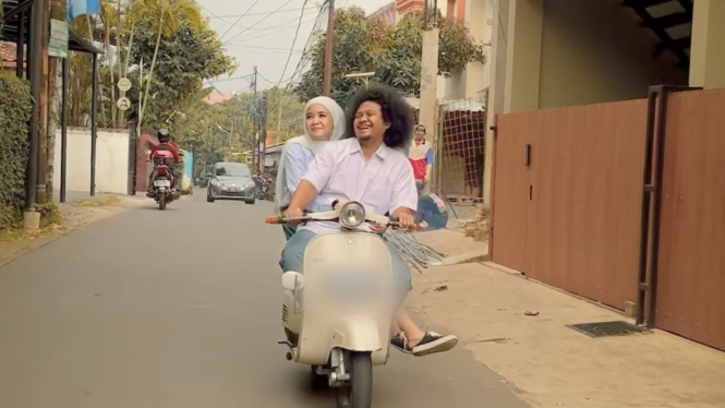 Vespa klasik milik Babe Cabita