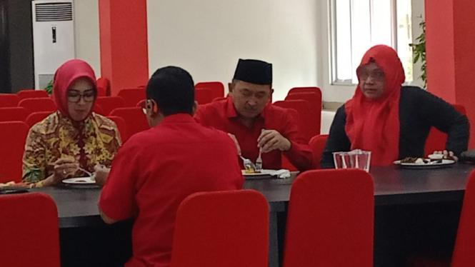 Airin Rachmi Diany, Makan Siang Bersama di PDI Perjuangan Banten.