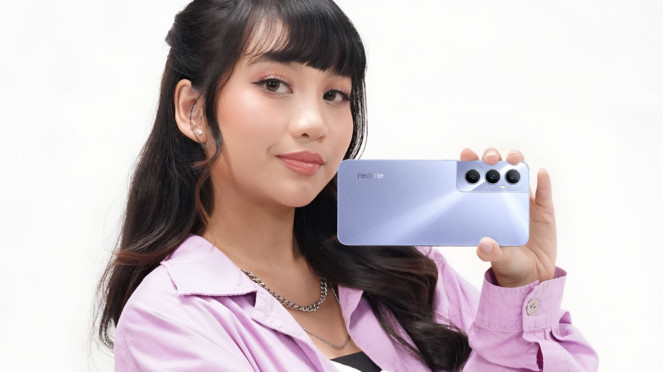 Realme C65.