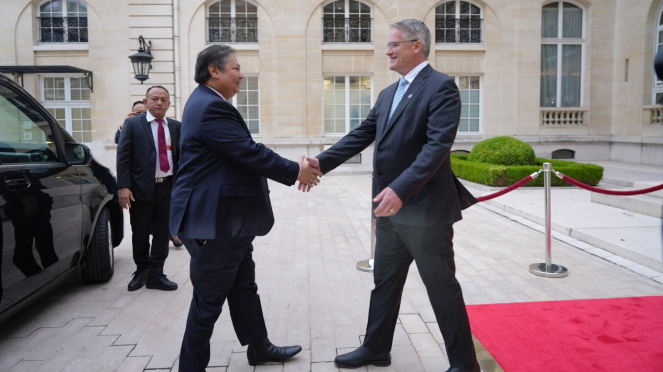 O Ministro Coordenador Airlanga reuniu-se com o Secretário Geral da OCDE, Mathias Cormann