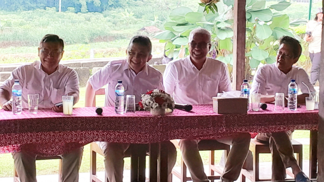 [Direktur Jenderal Perimbangan Keuangan Kemenkeu, Luky Alfirman, dalam konferensi pers di Desa Nglanggeran, Yogyakarta, Kamis, 2 Mei 2024]