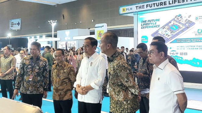 Presiden Jokowi di Pameran PEVS 2024