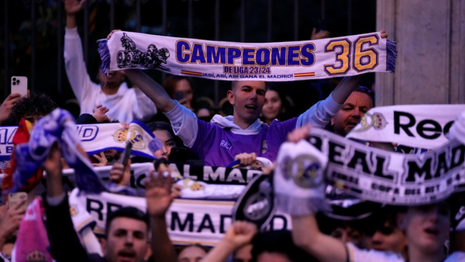 Fans Real Madrid rayakan juara LaLiga 2023/24