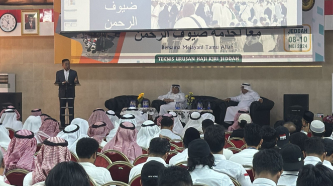 El cónsul Hajj del Consulado General de Indonesia en Jeddah pronunció un discurso sobre la Guía técnica para la gestión de la comunidad Hajj de Indonesia.