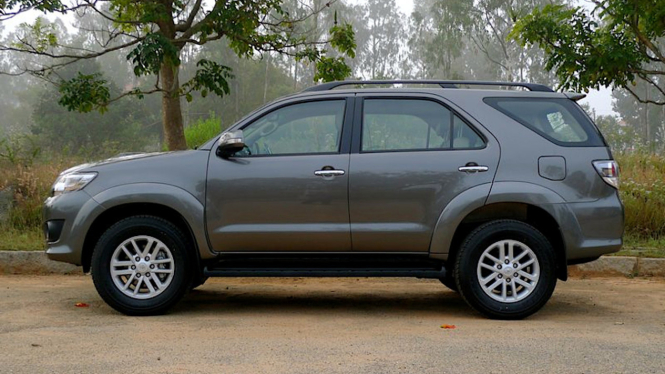 Toyota Fortuner 2011