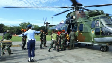 Helikopter Carakal TNI AU Dikerahkan Evakuasi Korban Banjir Dan Tanah ...