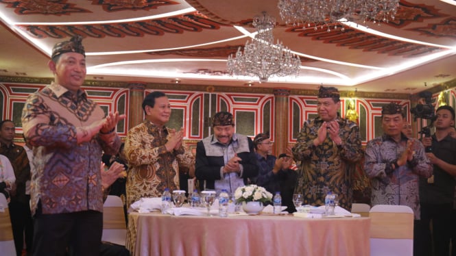 Menteri Pertahanan sekaligus presiden RI terpilih, Prabowo Subianto menghadiri acara HUT AM Hendropriyono di kawasan Jakarta Timur (sumber: Tim Media Prabowo)