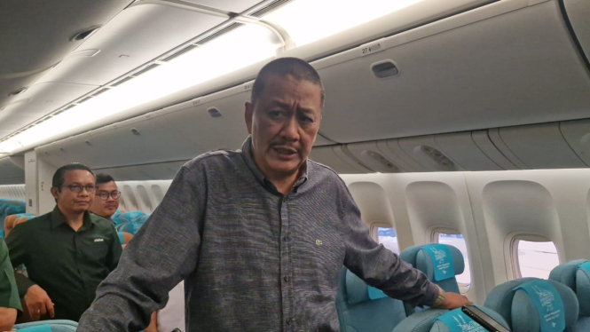 Direktur Utama Garuda Indonesia Irfan Setiaputra saat mengecek kesiapan haji