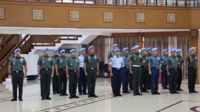 VIVA Military: 28 oficiales de la Fuerza Aérea de Indonesia de Paspamres reciben el Premio Honorable a la Lealtad y la Vigilancia