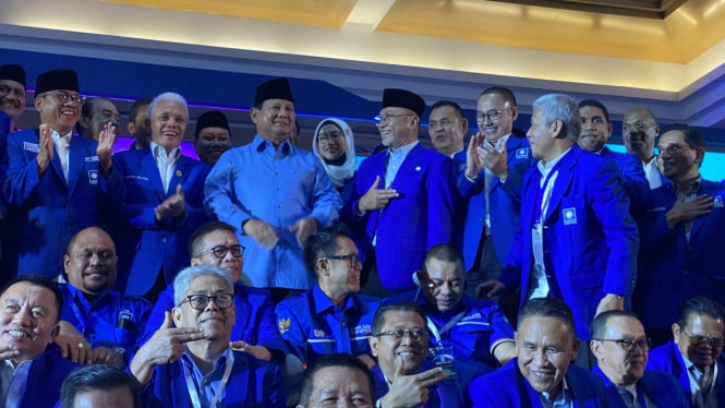 38 Dewan Pimpinan Wilayah (DPW) Partai Amanat Nasional (PAN) seluruh Indonesia, kompak meminta dan mendukung Zulkifli Hasan (Zulhas) untuk maju lagi sebagai Ketua Umum (Ketum) PAN periode 2025-2030.