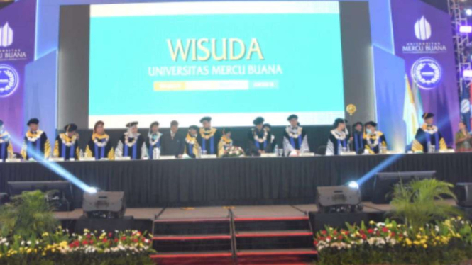 Wisuda Mercu Buana