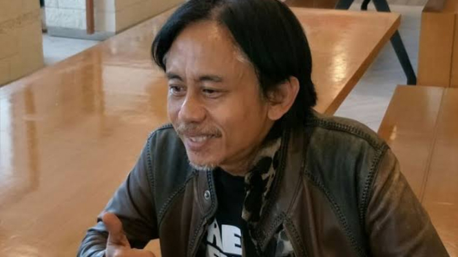  Artis Senior Epy Kusnandar tertangkap atas kasus kepemilikan zat narkoba jenis ganja oleh Satuan Narkoba Polres Metro Jakarta Barat. 