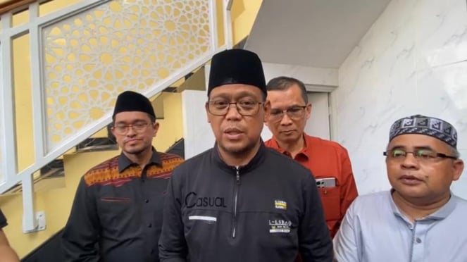 Der stellvertretende Bürgermeister von Depok, Imam Budi Hartono, besuchte das Bestattungsunternehmen