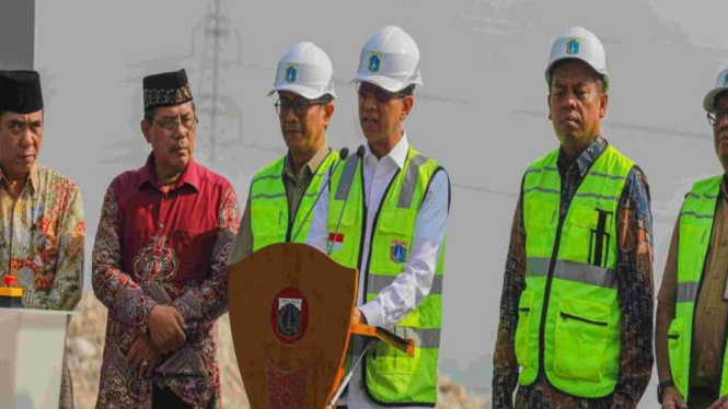 PJ Gubernur DKI Heru Budi groundbreaking pembangunan RDF Plant Jakarta.