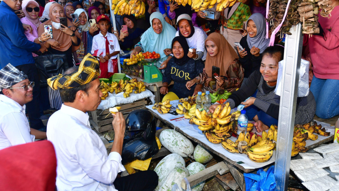 Presiden Jokowi Kunjungi Pasar Laino Raha (Sumber: Biro Pers Sekretariat Presiden)