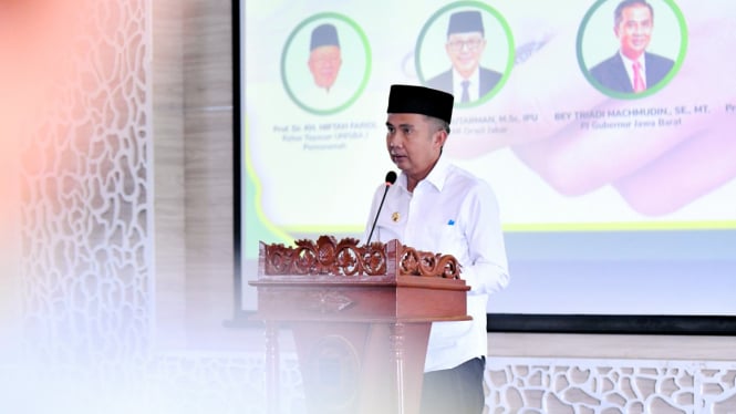 Penjabat Gubernur Jawa Barat, Bey Machmudin