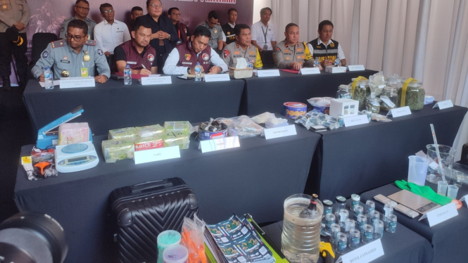 Bareskrim Polri mengungkap kasus laboratorium narkoba jaringan Freddy Pratama di Bali