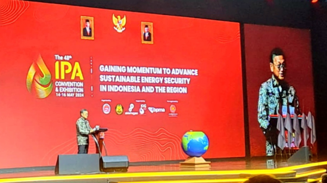 Menteri Energi dan Sumber Daya Mineral (ESDM), Arifin Tasrif, saat membuka The 48th IPA Convention & Exhibition (IPA Convex 2024), di ICE BSD City, Tangerang, Banten, Selasa, 14 Mei 2024